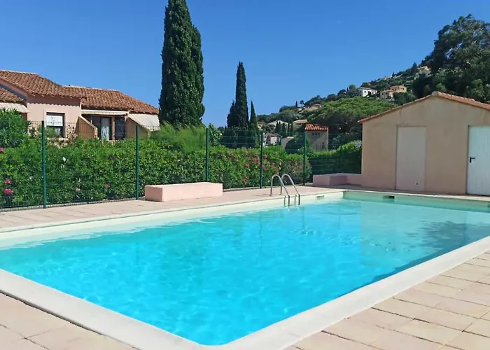 Avec Piscine 아파트 카발레르쉬르메르